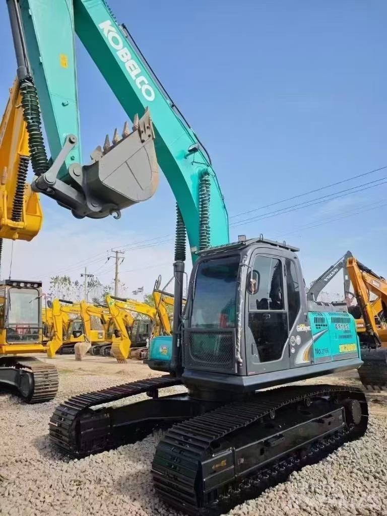 Kobelco SK 200 Kāpurķēžu ekskavatori