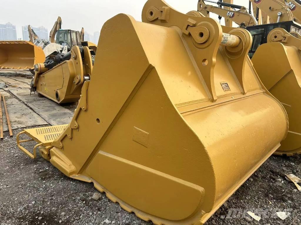 CAT 2020 CAT 390F Ekskavatori uz riteņiem