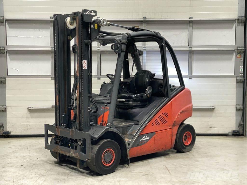Linde H25D-02 Tehnika ar dīzeļa dzinēju