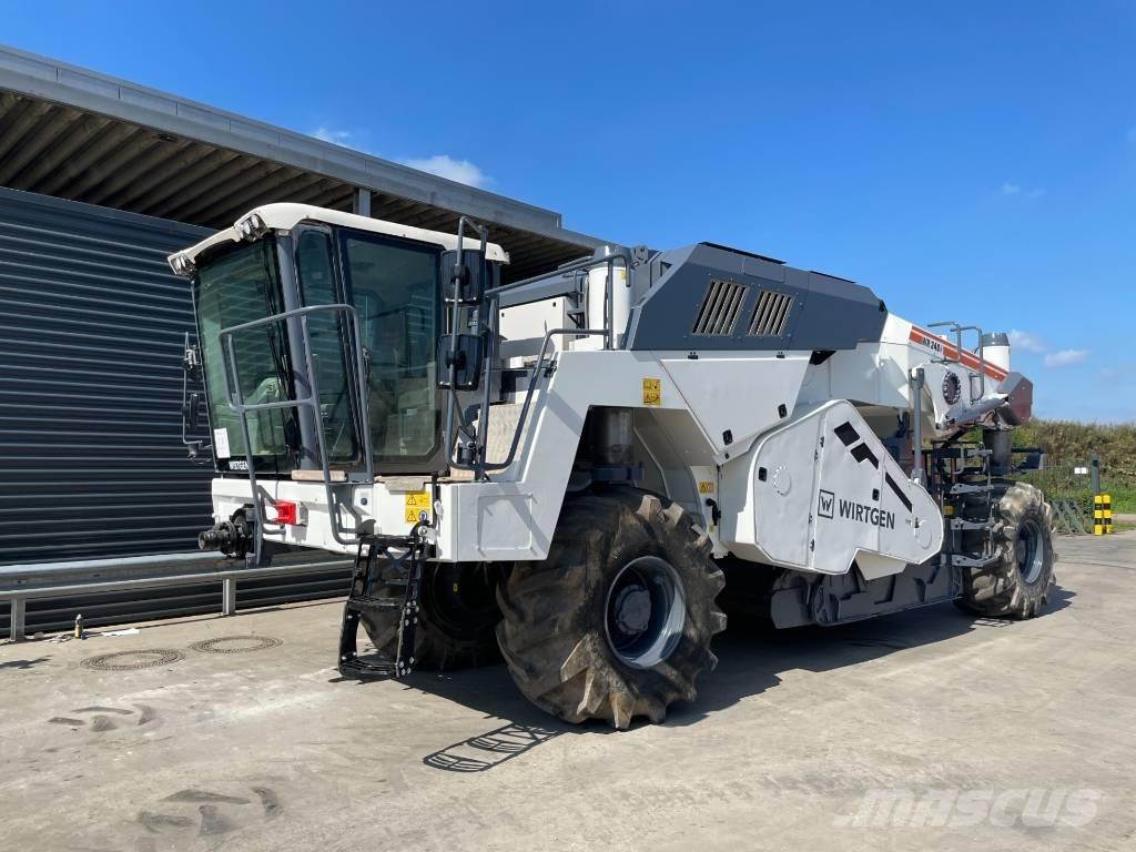 Wirtgen WR 240I Asfalta savācējs