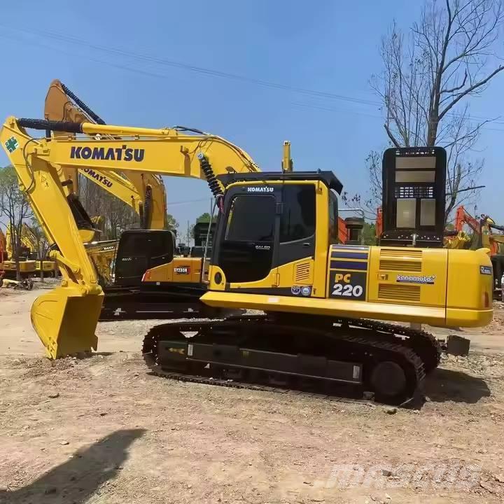 Komatsu PC220-8 Kāpurķēžu ekskavatori