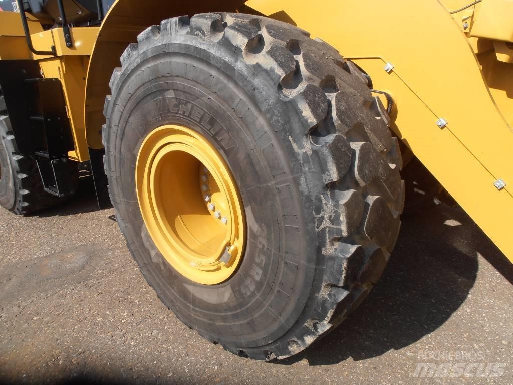 CAT 966K Iekrāvēji uz riteņiem