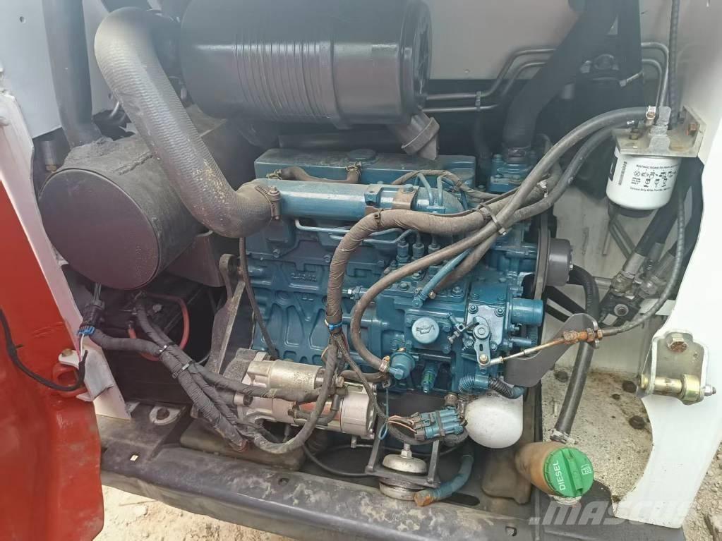 Bobcat S 450 Lietoti riteņu kompaktiekrāvēji