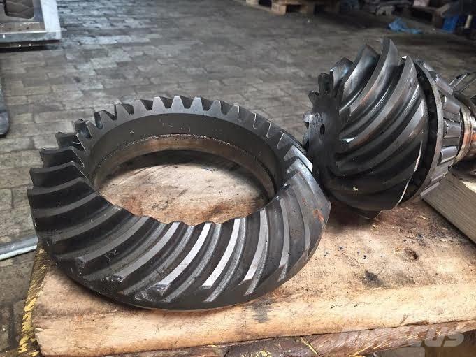  Pair of two GEARS Šasija un piekare