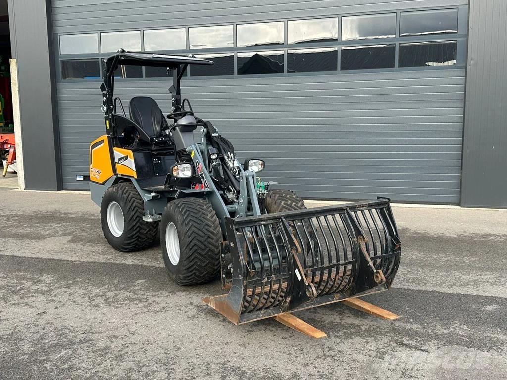 GiANT G2700HD+ Mini iekrāvēji