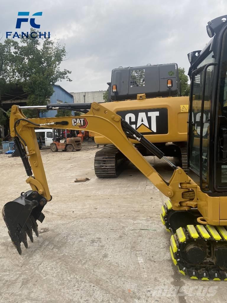 CAT 302 Kāpurķēžu ekskavatori