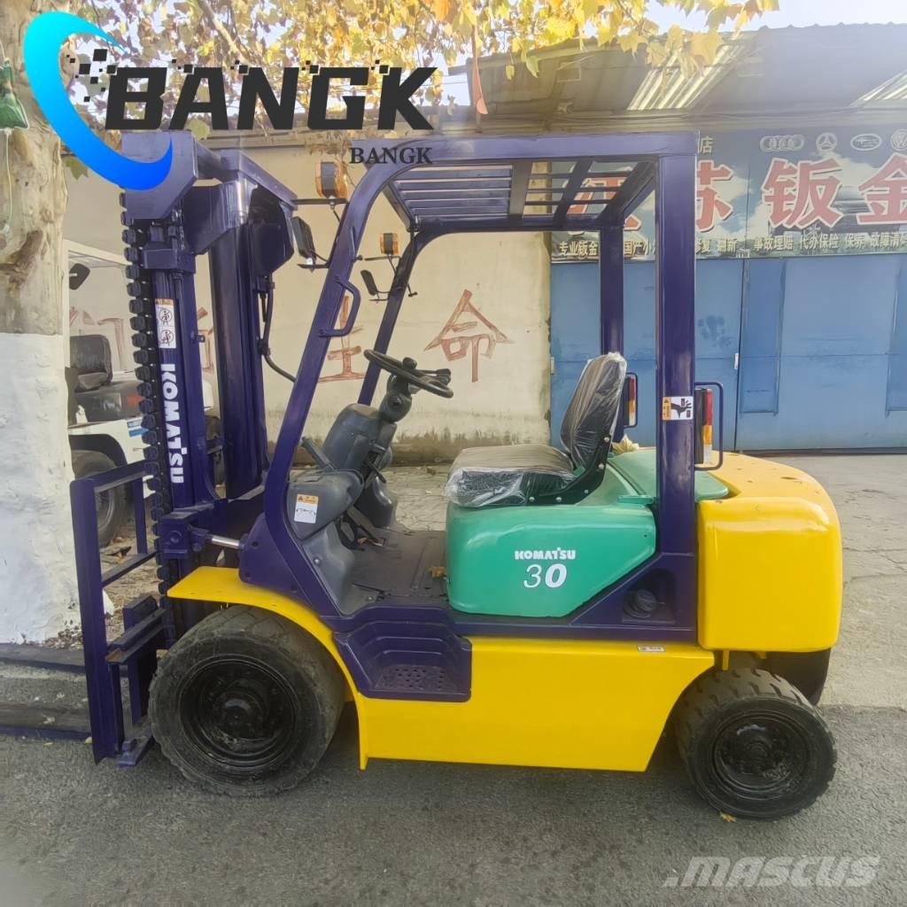 Komatsu FD 30 Tehnika ar dīzeļa dzinēju