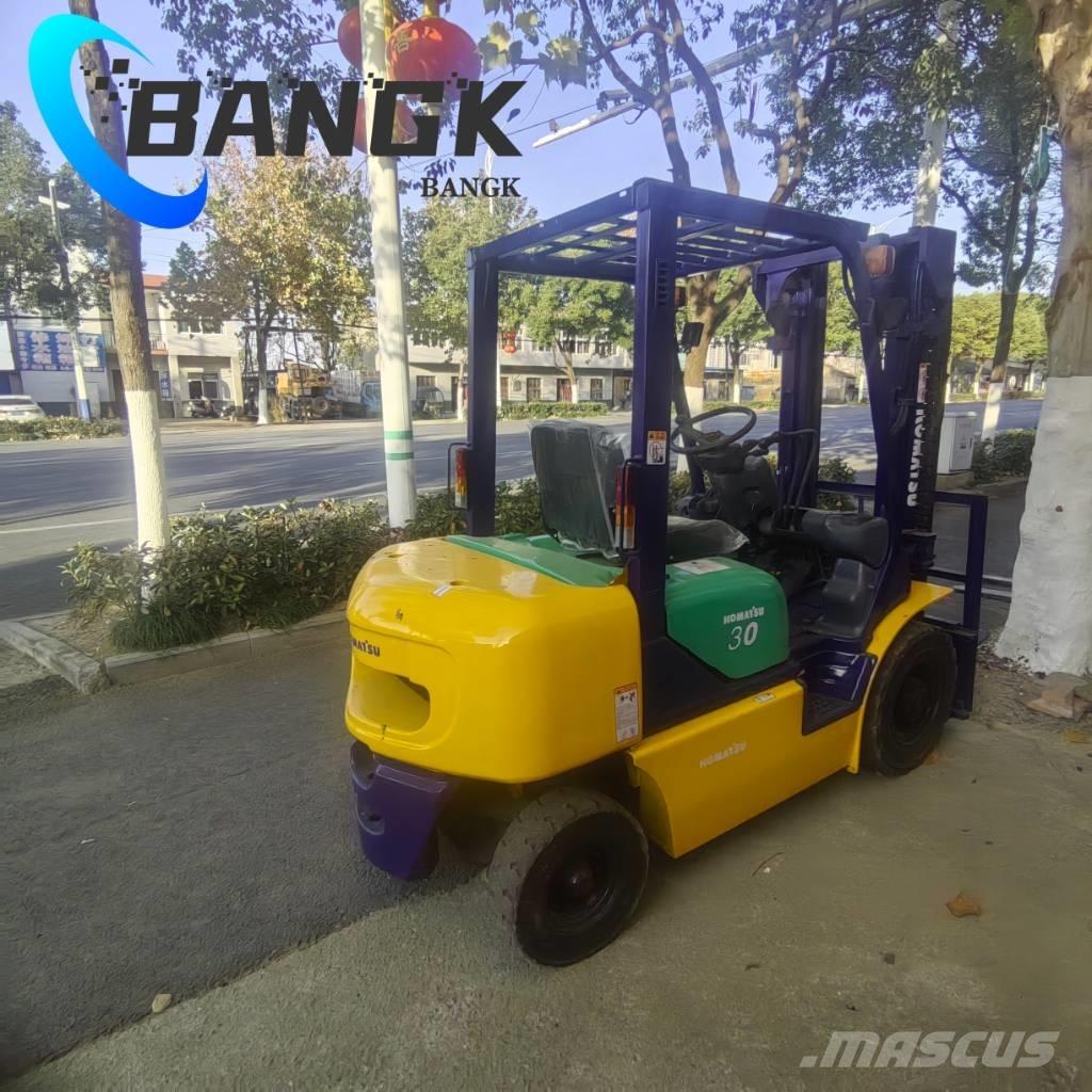 Komatsu FD 30 Tehnika ar dīzeļa dzinēju