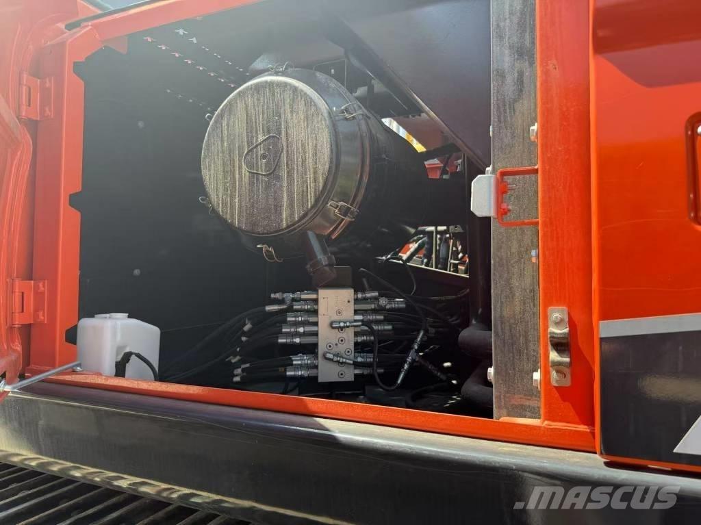 Doosan DX 340 Kāpurķēžu ekskavatori