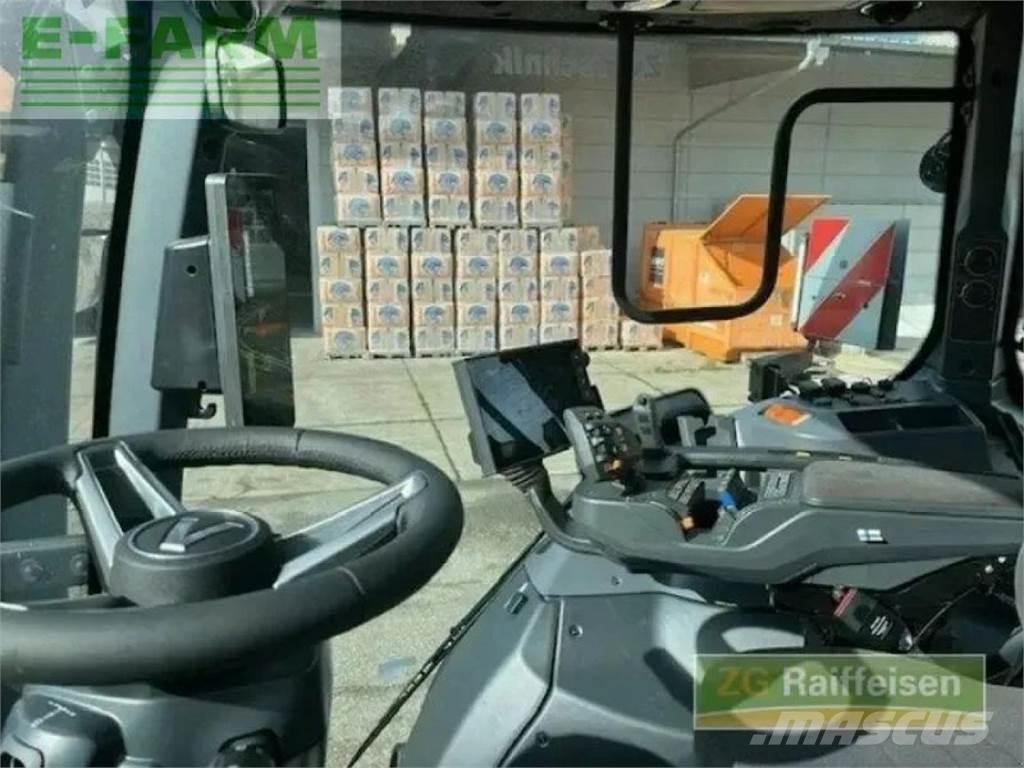 Valtra q245 Traktori