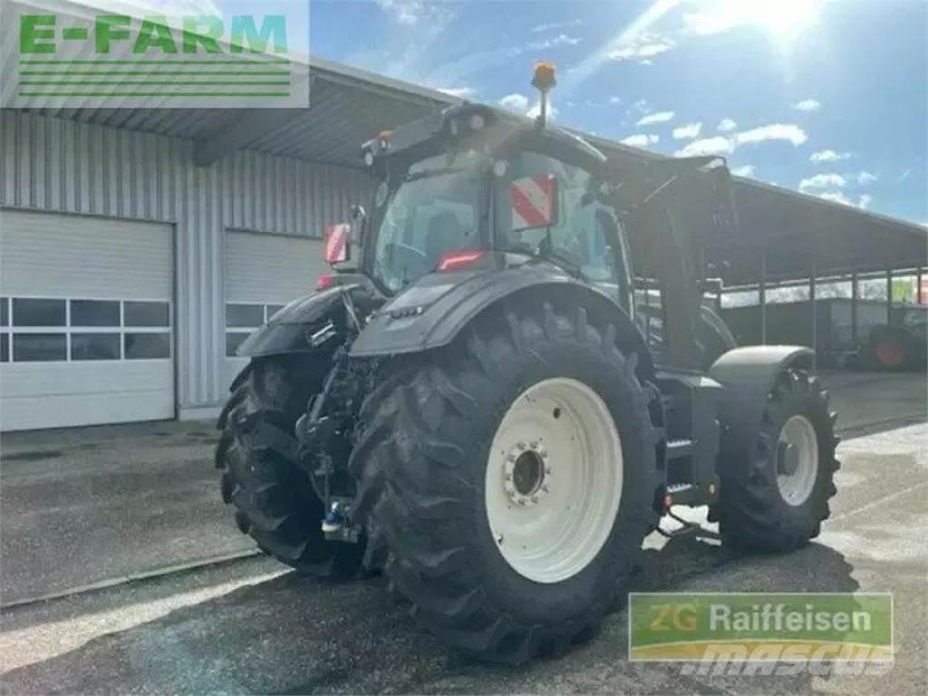 Valtra q245 Traktori