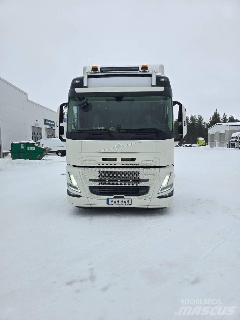 Volvo FM Electric Treileri ar āķi