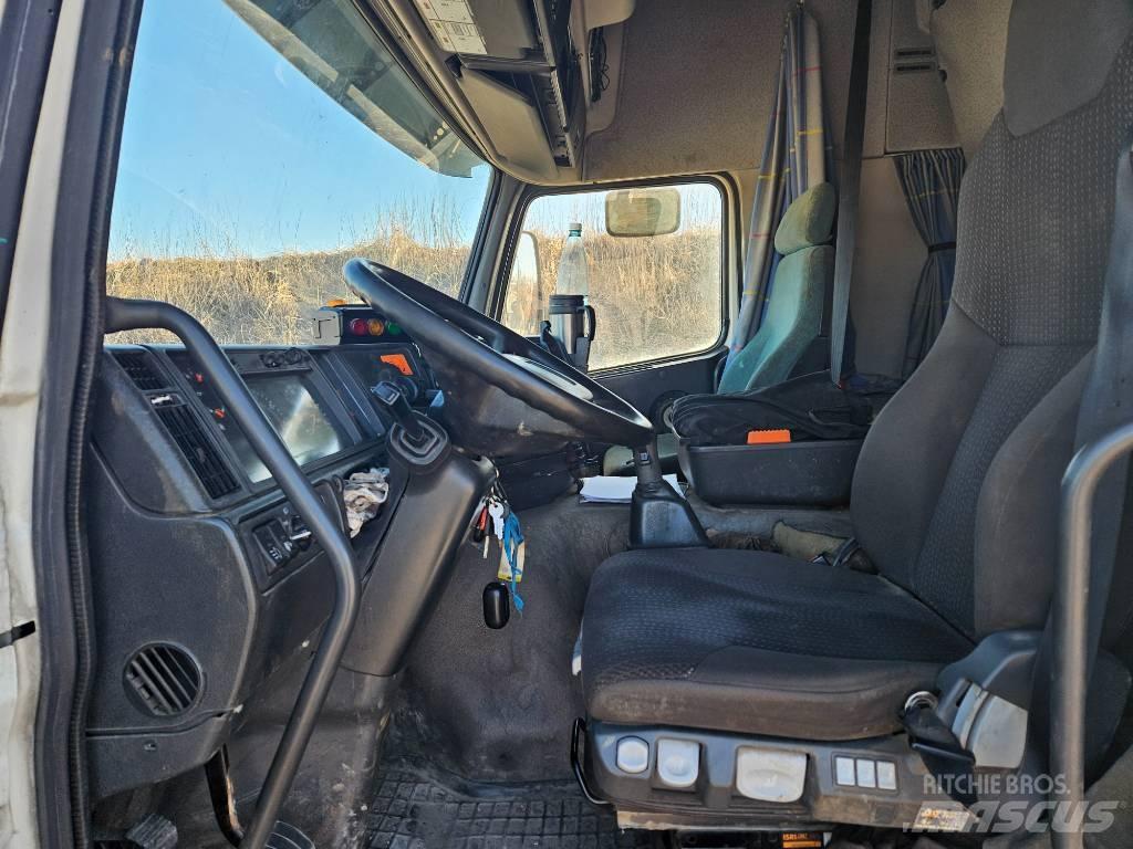 Volvo FM 12 Treileri meža tehnikas transportēšanai