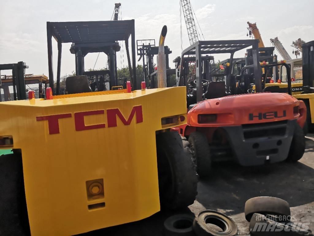 TCM 15 Ton Tehnika ar dīzeļa dzinēju