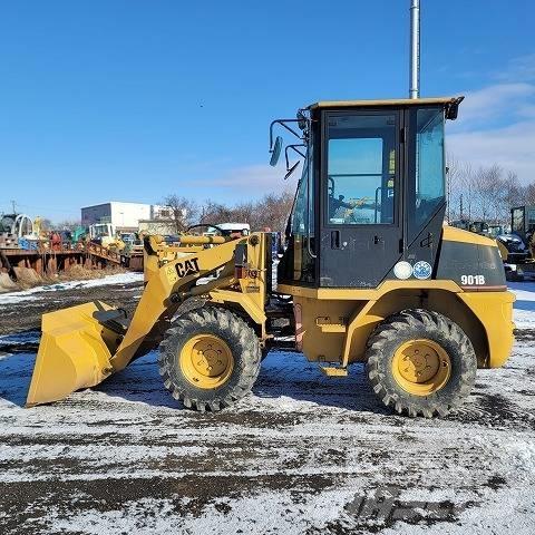 CAT 901B Iekrāvēji uz riteņiem