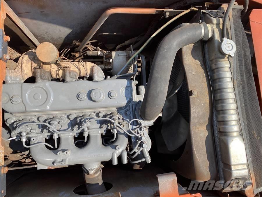 Hitachi EX 100 G-3 Kāpurķēžu ekskavatori