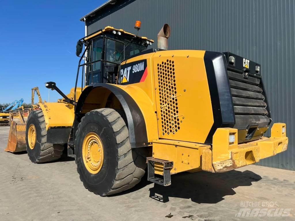 CAT 980M Iekrāvēji uz riteņiem