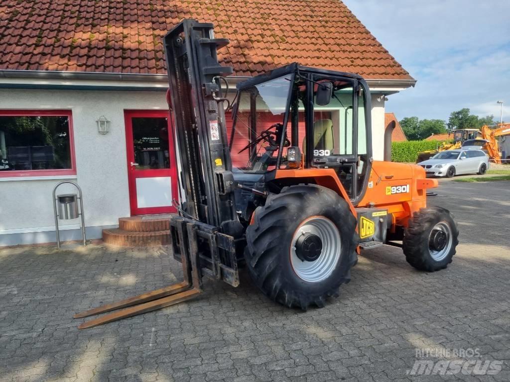 JCB 930-4 Apvidus autokrāvējs