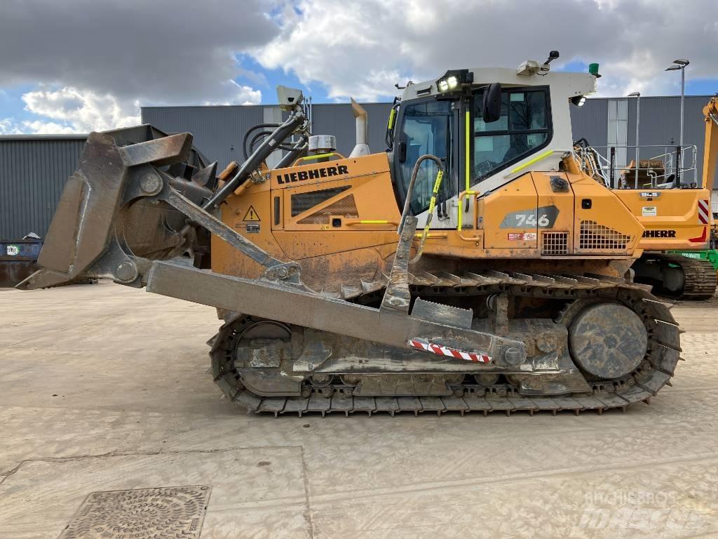 Liebherr PR 746 Kāpurķēžu buldozeri