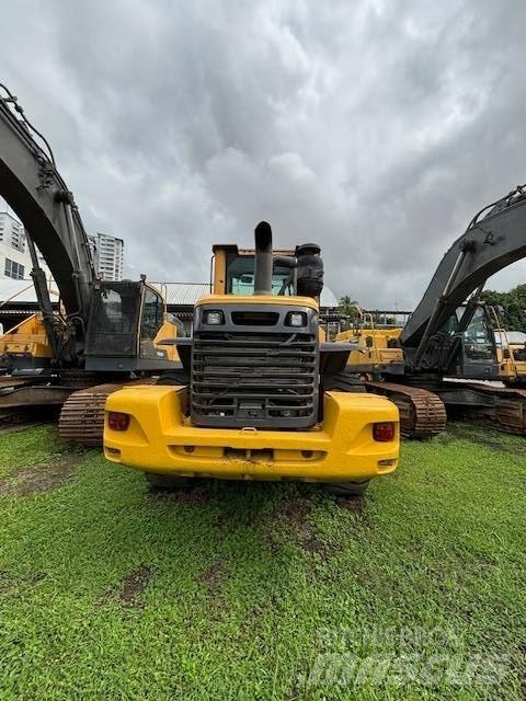 Volvo L 90 F Iekrāvēji uz riteņiem