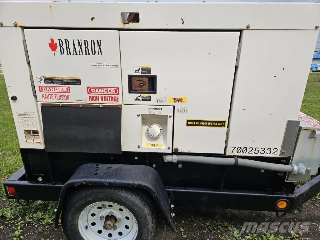 MultiQuip DCA 25 KVA Dīzeļģeneratori