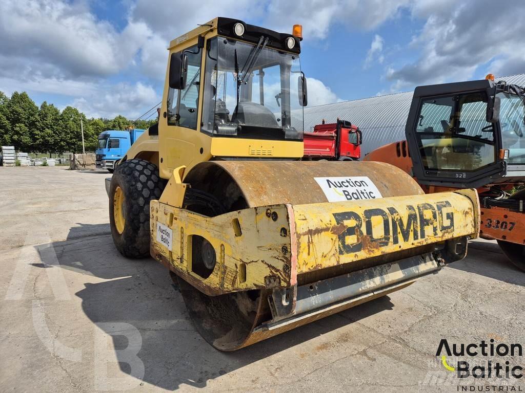 Bomag BW 211 D-4 Vienvalča grunts veltņi