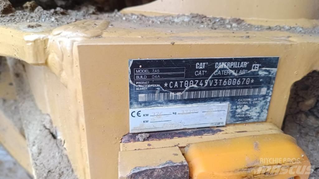 CAT 745 Artikulētie pašizgāzēji