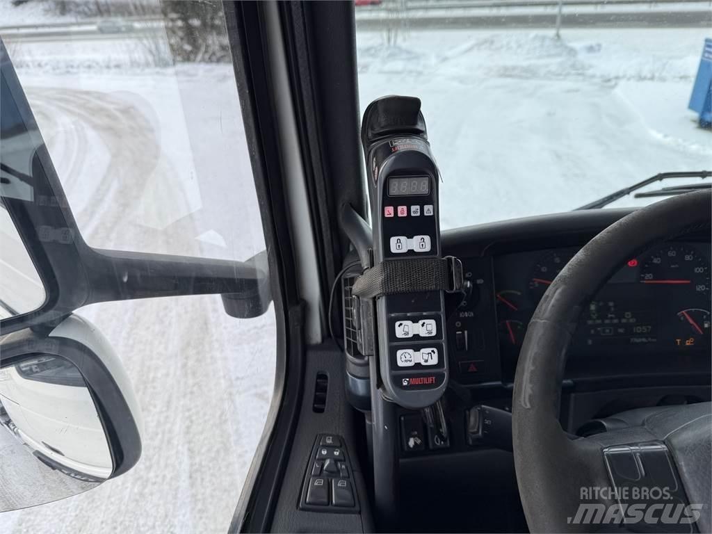 Volvo FH540 6x2 Treileri ar āķi