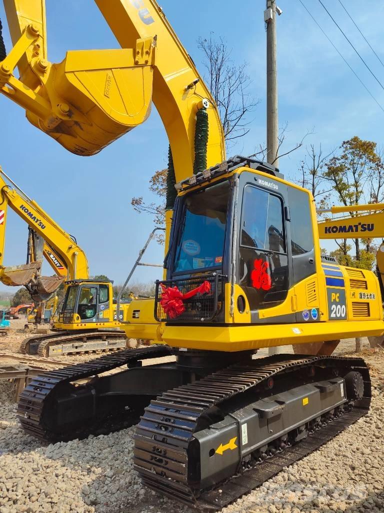 Komatsu PC 200 Kāpurķēžu ekskavatori