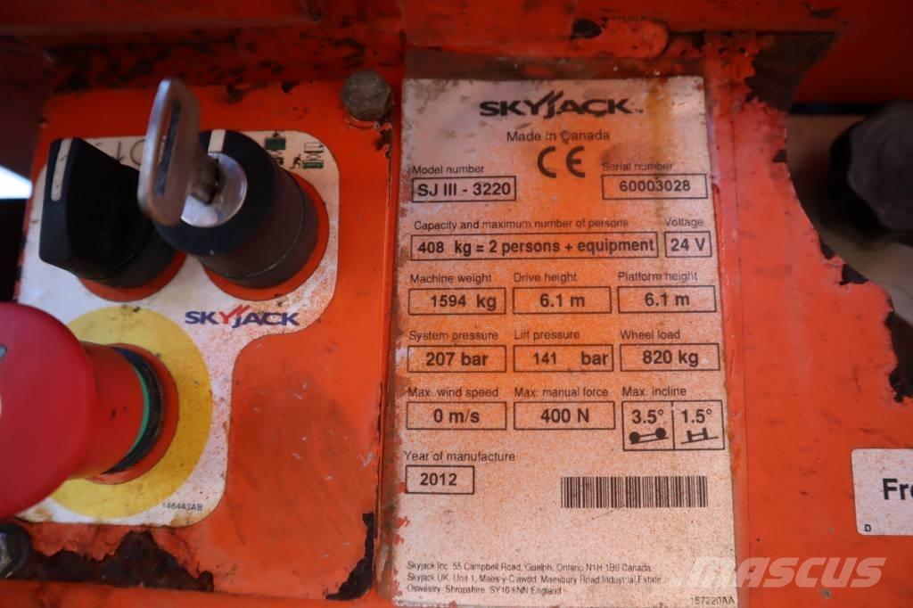 SkyJack SJ III 3220 Šķerveida pacēlāji