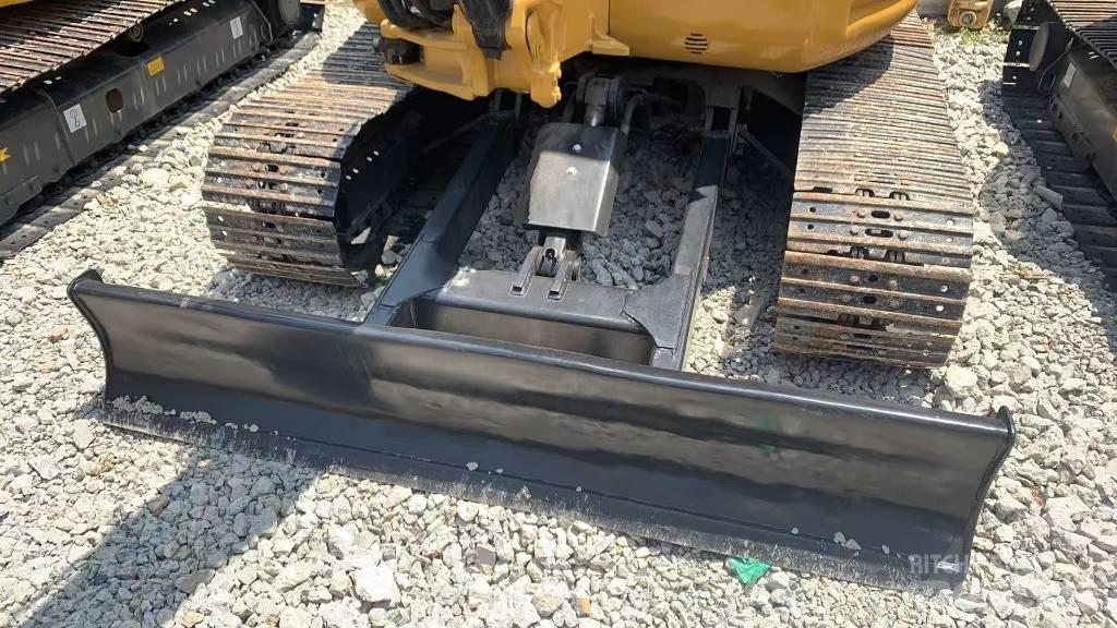 CAT 304 Kāpurķēžu ekskavatori