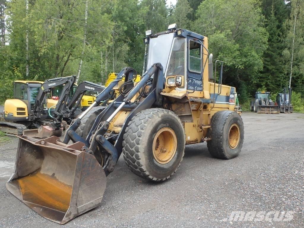 Komatsu WA 250-1 Iekrāvēji uz riteņiem