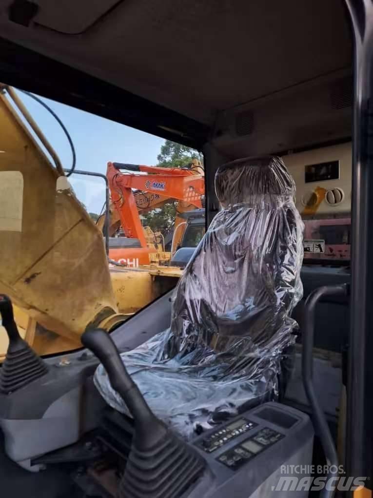 Komatsu PC 200-7 Kāpurķēžu ekskavatori