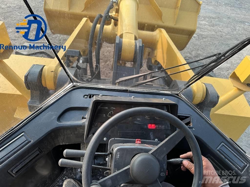 Komatsu WA380 Iekrāvēji uz riteņiem