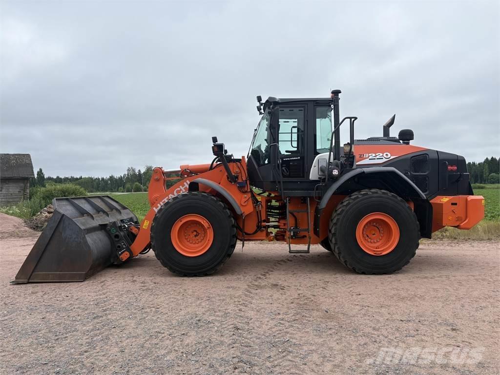 Hitachi ZW 220-6 Iekrāvēji uz riteņiem