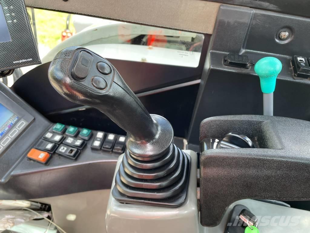 Takeuchi TB 295 W Ekskavatori uz riteņiem