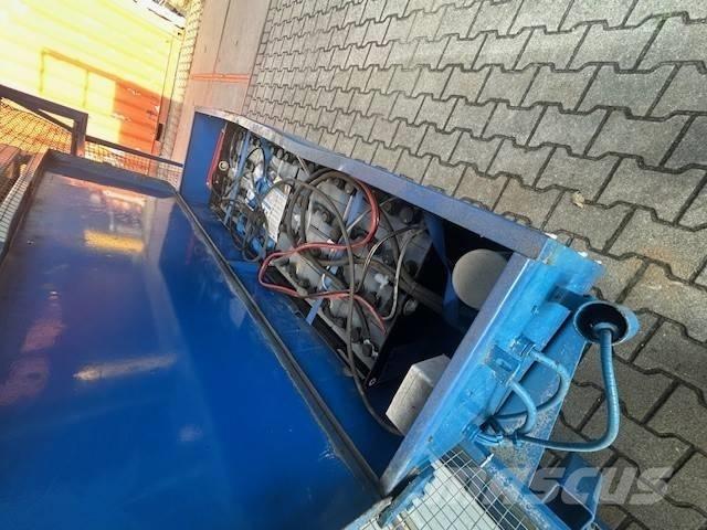 Holland Lift A151EV Šķerveida pacēlāji