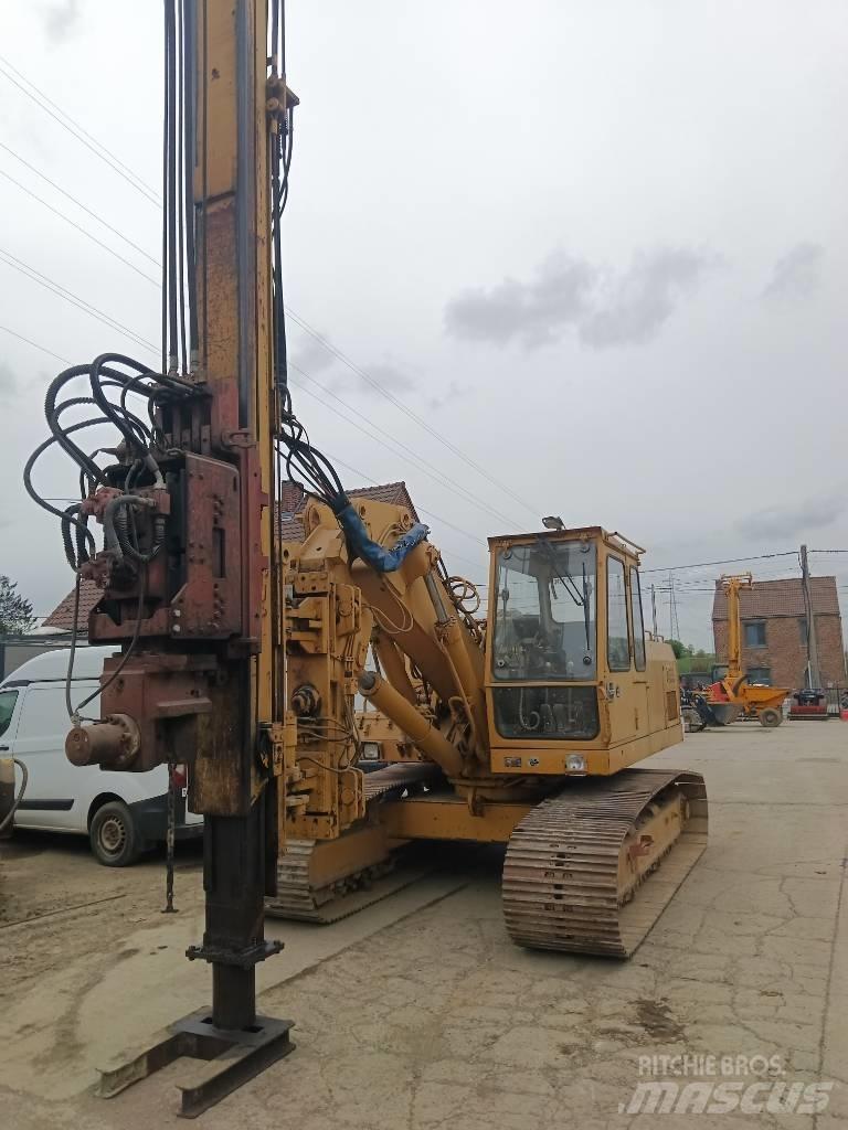 Liebherr R 922 L Kāpurķēžu ekskavatori