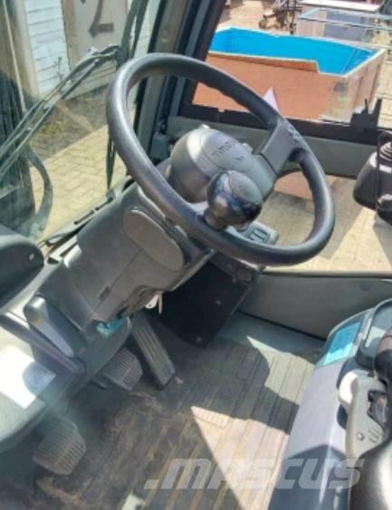 Toyota 02-8 FDF 30 Tehnika ar dīzeļa dzinēju