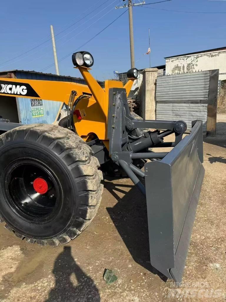 XCMG GR 2153 Greideri