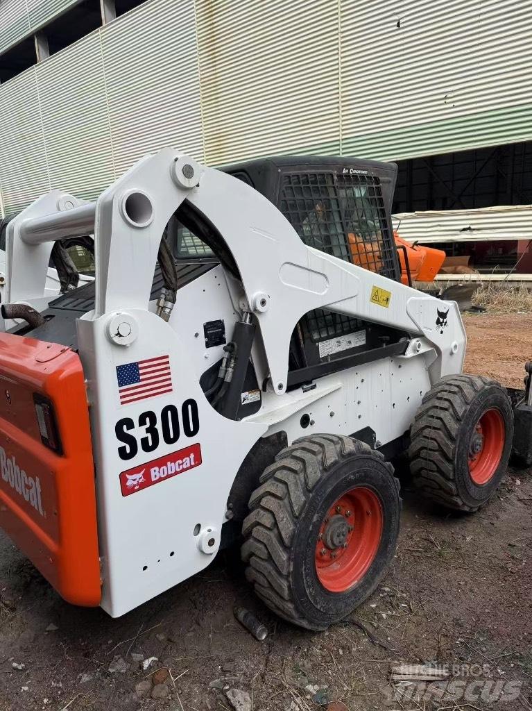 Bobcat S 300 Lietoti riteņu kompaktiekrāvēji