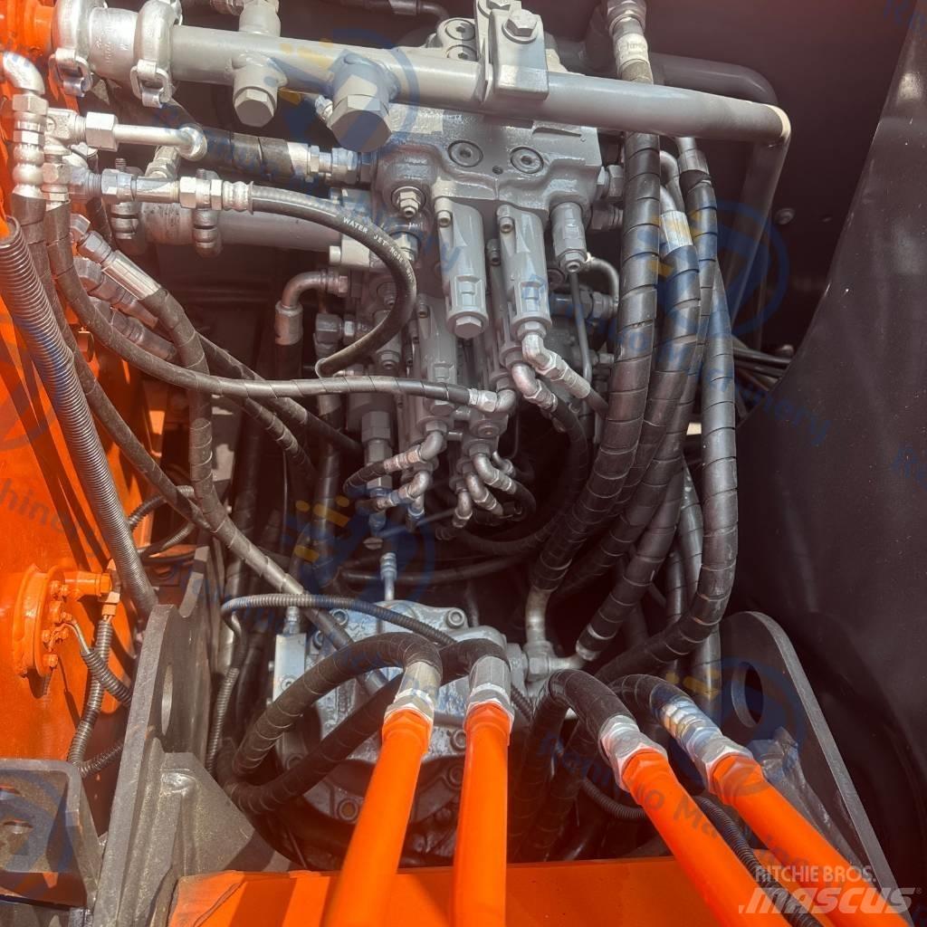Hitachi ZX70 Kāpurķēžu ekskavatori