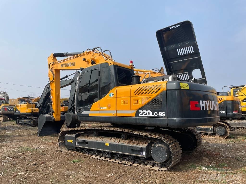 Hyundai R220-9S Kāpurķēžu ekskavatori