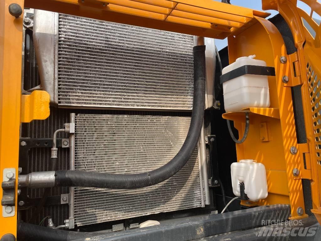 Hyundai R220-9S Kāpurķēžu ekskavatori