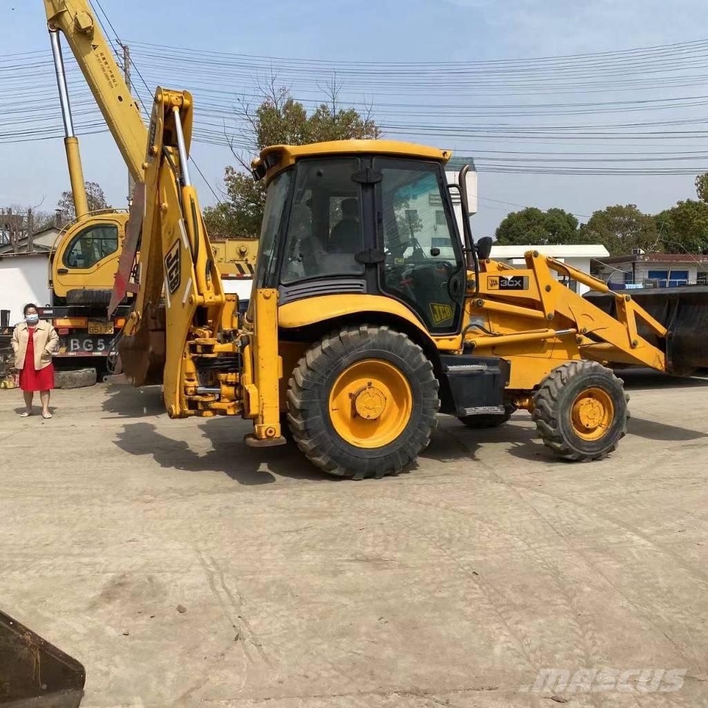 JCB 3 CX Ekskavatori-iekrāvēji