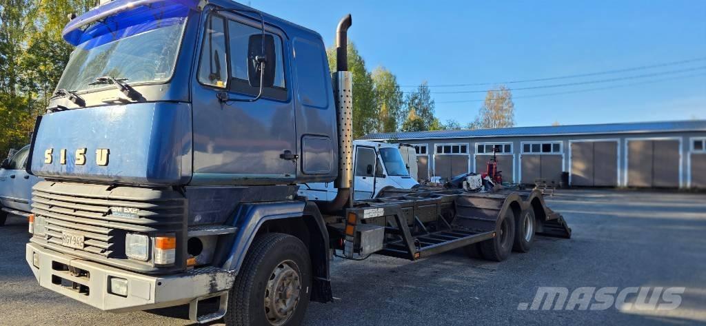Sisu SM 300 Treileri meža tehnikas transportēšanai