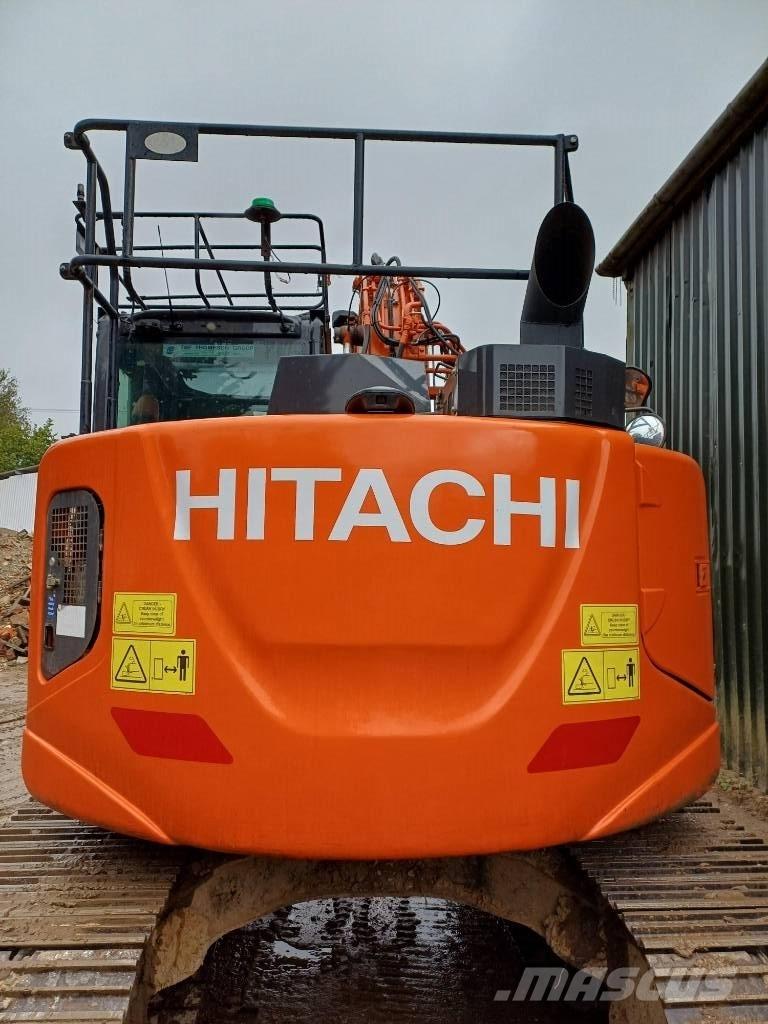 Hitachi ZX 135 US-6 Kāpurķēžu ekskavatori
