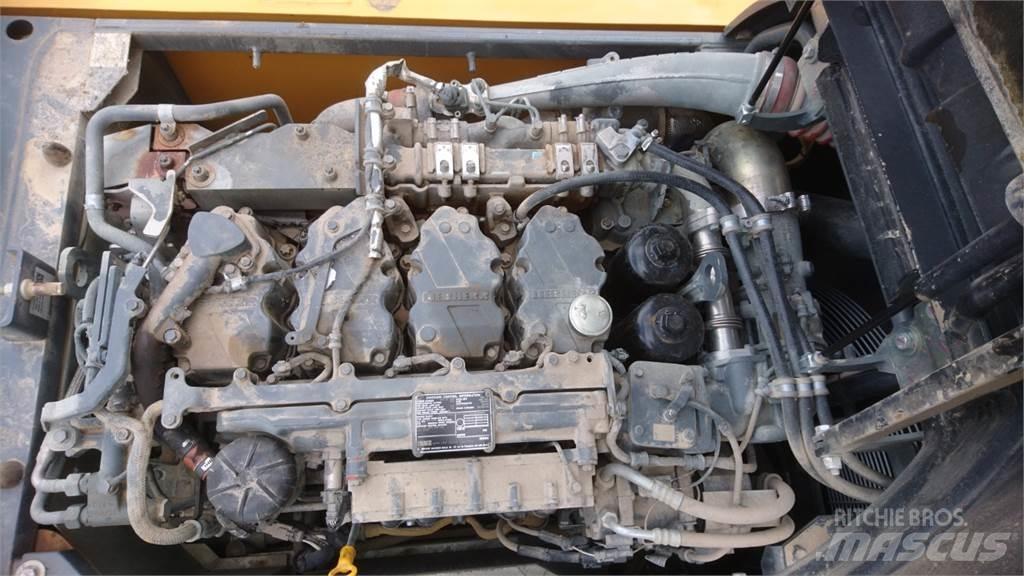 Liebherr R924LC Kāpurķēžu ekskavatori