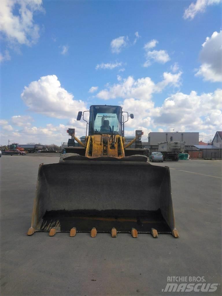 Komatsu WA380-3H Iekrāvēji uz riteņiem