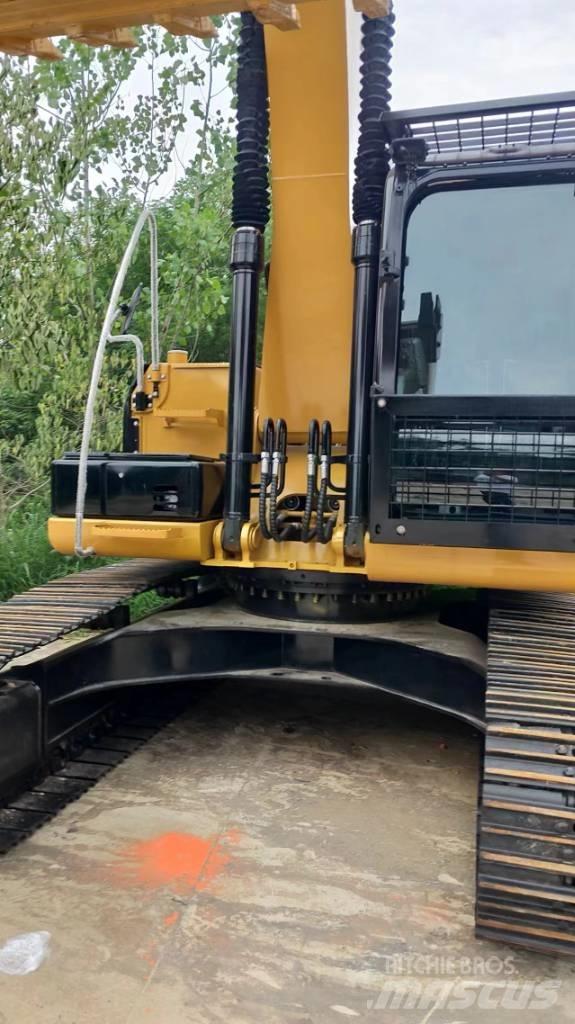 CAT 320D2 Kāpurķēžu ekskavatori